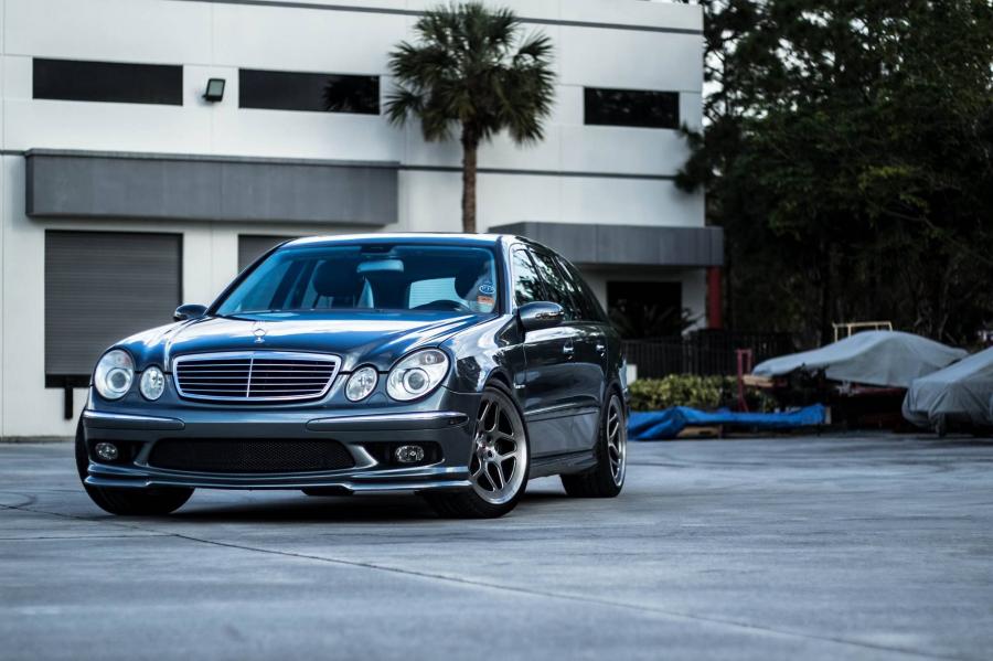  Mercedes-Benz E55 AMG Estate by RENNtech 2018 года  (фото 2 из 8)